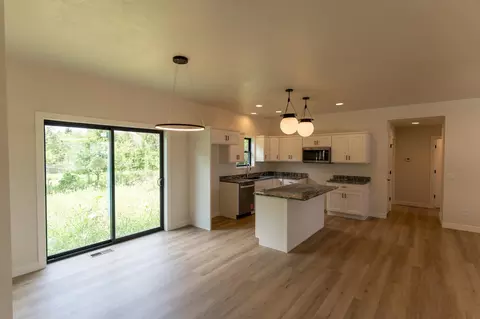 1335 Bens Way, Kaukauna, WI 54130 photo 3