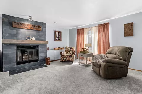 Living - 825 E Windfield Pl, Appleton, WI 54911 photo 1 of 6