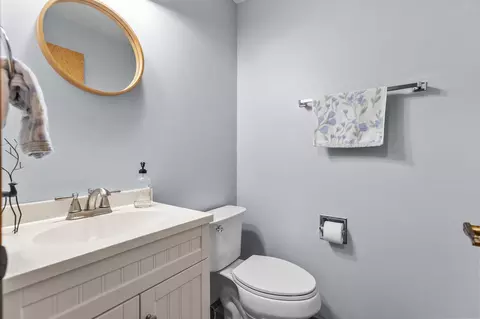 Bath - 825 E Windfield Pl, Appleton, WI 54911 photo 5 of 5