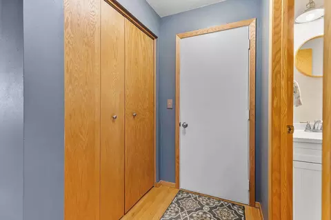 Entry Way - 825 E Windfield Pl, Appleton, WI 54911 photo 3 of 5