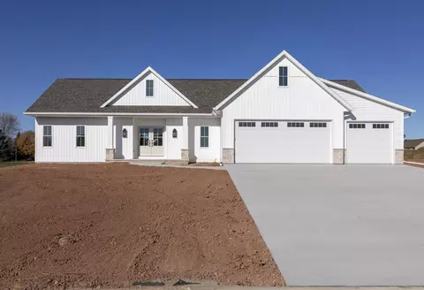 W7254 Moonlight Drive, Greenville, WI 54942