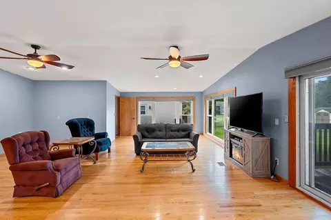 Living - 1201 S Lee St, Appleton, WI 54915 photo 8 of 9