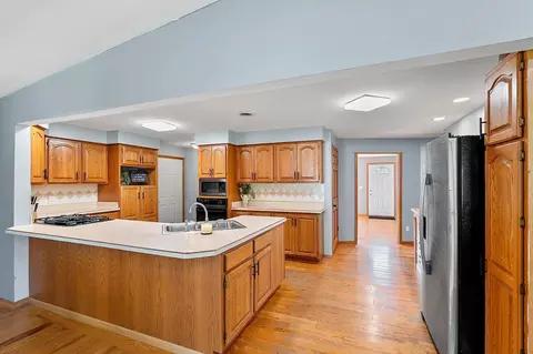Kitchen - 1201 S Lee St, Appleton, WI 54915 photo 2 of 8
