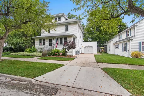 1173 Lawe St, Green Bay, WI 54301