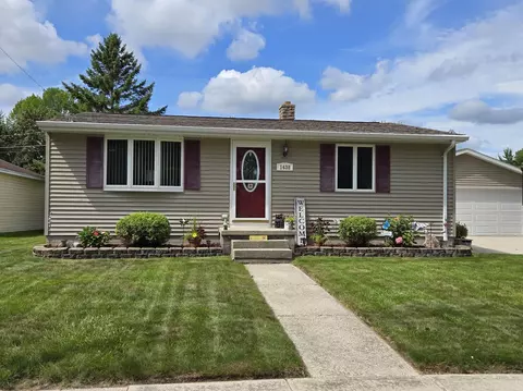 1438 Elder Dr, Manitowoc, WI 54220