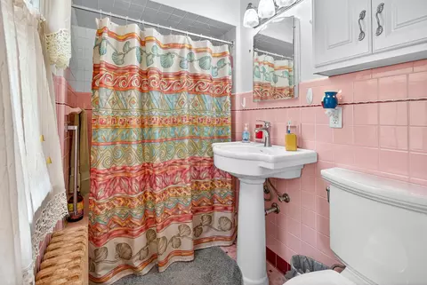Bath - 620 E Franklin St, Appleton, WI 54911 photo 6 of 6