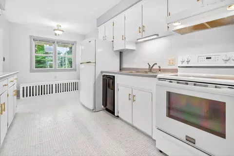 Kitchen - 620 E Franklin St, Appleton, WI 54911 photo 1 of 8