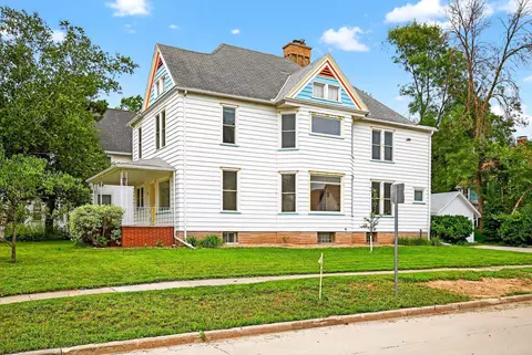 Exterior - 620 E Franklin St, Appleton, WI 54911 photo 5 of 6