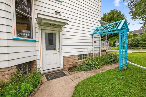 Exterior - 620 E Franklin St, Appleton, WI 54911 photo 4 of 6