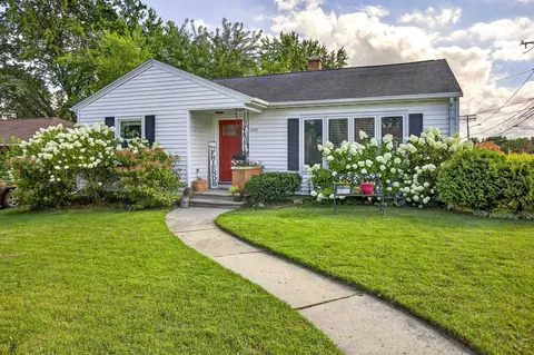 1297 Marian Ln, Green Bay, WI 54304