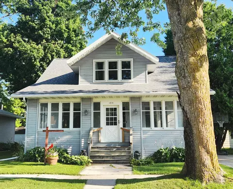 1814 Illinois Ave, New Holstein, WI 53061