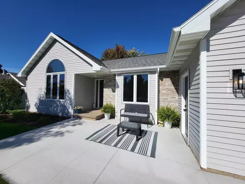 2000 Dreamfield Ln, Menasha, WI 54952