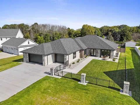 2448 Riddle Ct, De Pere, WI 54115