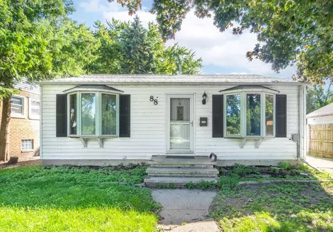 88 Mathewson St, Menasha, WI 54952
