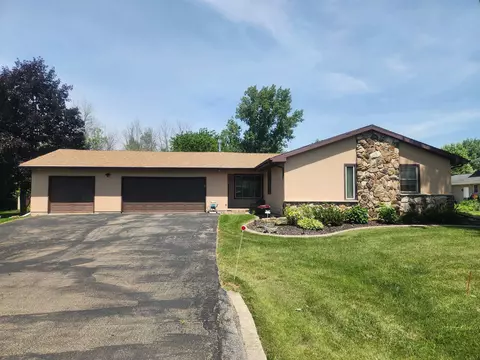 4982 W Golf Course Rd, Sherwood, WI 54169