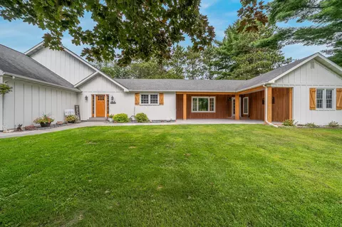 w2130 Dakota Avenue, Berlin, WI 54923