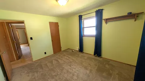 Bedroom - 2213 N Summit St, Appleton, WI 54914 photo 4 of 6