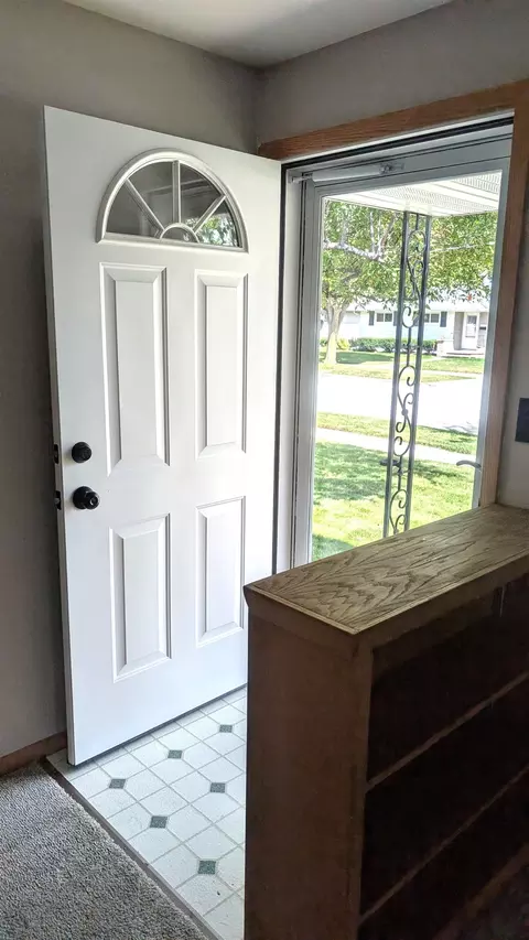 Entry Way - 2213 N Summit St, Appleton, WI 54914 photo 1 of 2