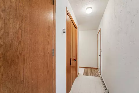 Entry Way - 1670 W Roselawn Dr, Appleton, WI 54914 photo 4 of 5
