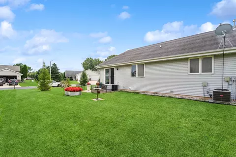 Exterior - 1670 W Roselawn Dr, Appleton, WI 54914 photo 7 of 9