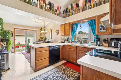Kitchen - 1670 W Roselawn Dr, Appleton, WI 54914 photo 1 of 6