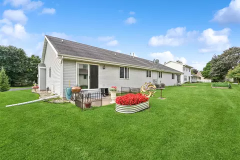 Exterior - 1670 W Roselawn Dr, Appleton, WI 54914 photo 5 of 9