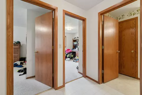 Entry Way - 1670 W Roselawn Dr, Appleton, WI 54914 photo 5 of 5