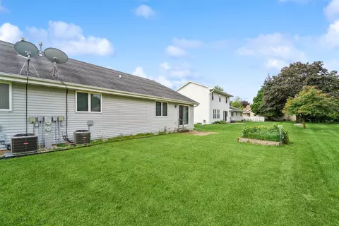 Exterior - 1670 W Roselawn Dr, Appleton, WI 54914 photo 6 of 9