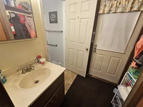Bath - w11949 Aniwa Road, Plainfield, WI 54966 photo 2 of 3