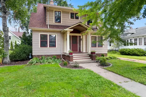 1214 W New York Ave, Oshkosh, WI 54901