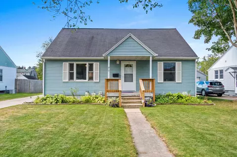 915 S Lutz St, Shawano, WI 54166