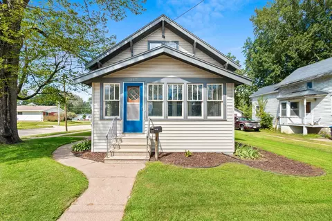 317 W 3rd St, Shawano, WI 54166