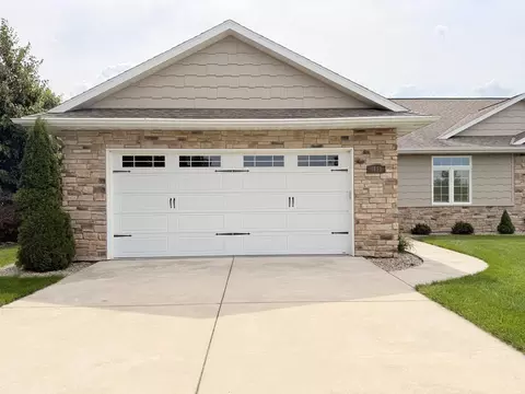 1853 Swan Rd, De Pere, WI 54115