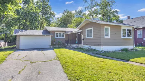 1008 Grand St, Oshkosh, WI 54901