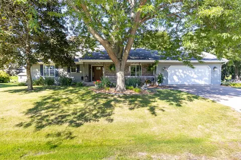 4095 Western Dr, Oshkosh, WI 54901