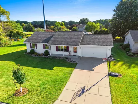 2610 Pecan St, Green Bay, WI 54311
