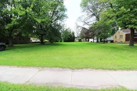Oneida Street, Menasha, WI 54952