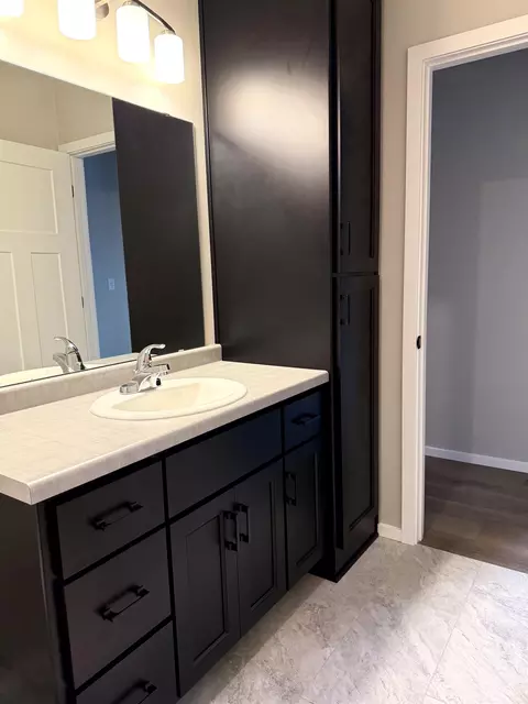 Bath - n9330 Gemstone Court, Appleton, WI 54915 photo 3 of 3