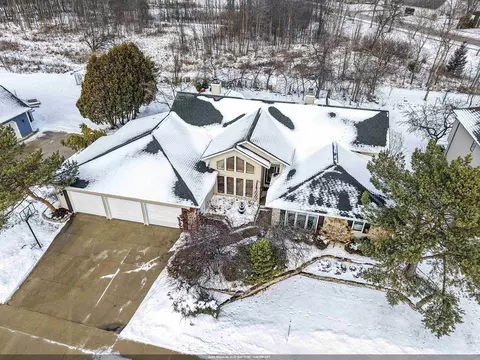 3718 Westwood Ln, Manitowoc, WI 54220