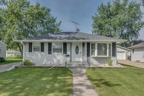 929 Gail Ave, Neenah, WI 54956