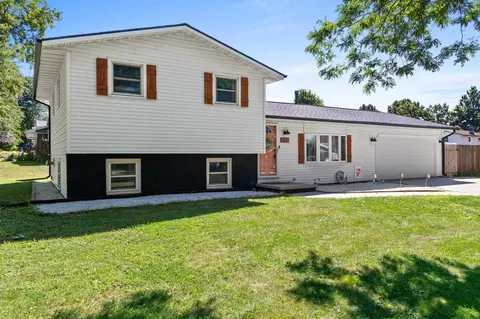 1015 Aphrodite Rd, Green Bay, WI 54311