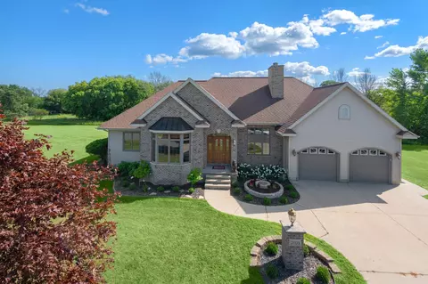 2103 Kati Ln, Marinette, WI 54143