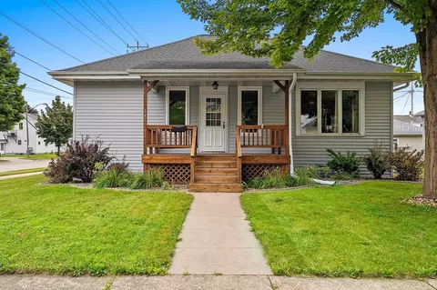 147 N John St, Kimberly, WI 54136