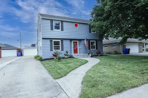 524 N Outagamie Ct, Appleton, WI 54914