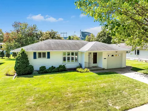 1221 Kenwood St, Green Bay, WI 54304