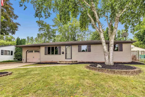 1273 San Jose Pl, Green Bay, WI 54303