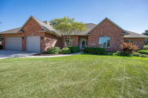 1198 Shetland Pl, De Pere, WI 54115