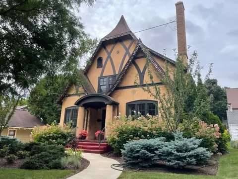 Exterior - 815 S Pierce Ave, Appleton, WI 54914 photo 1 of 14