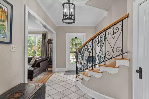 Entry Way - 815 S Pierce Ave, Appleton, WI 54914 photo 3 of 12