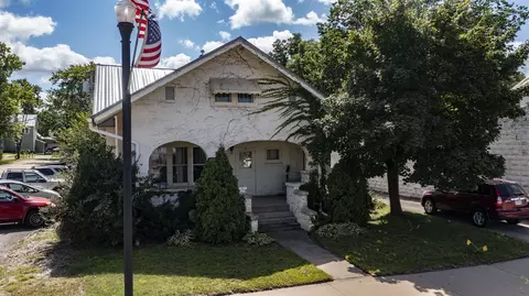 103 W Main St, Weyauwega, WI 54983